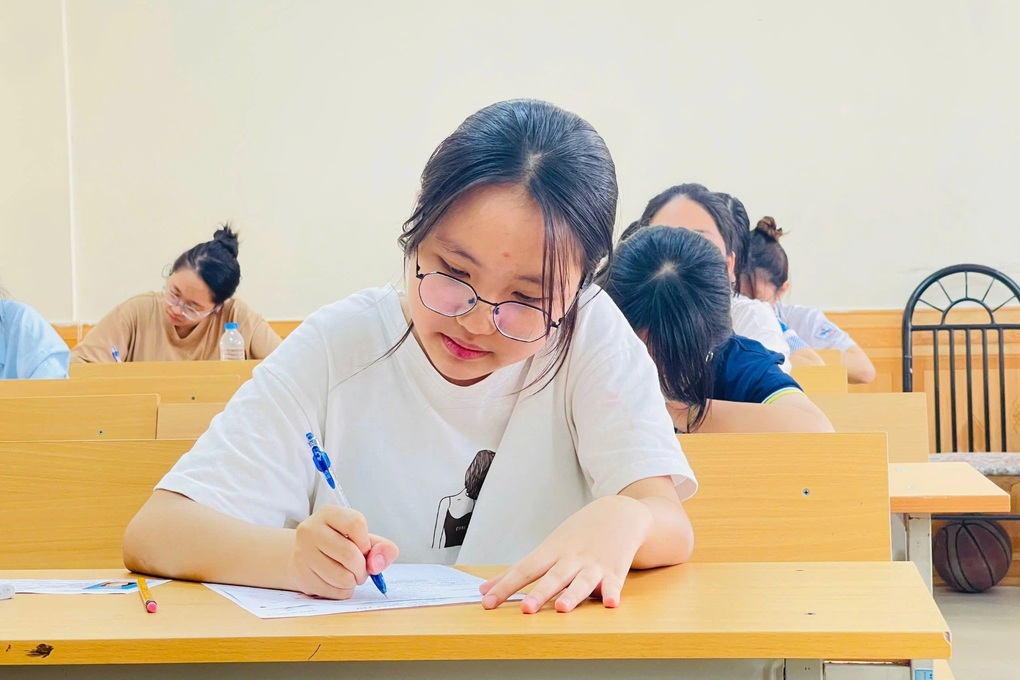 ハノイ、10年生高校入学の標準点を発表、最高点は25.5点 - 1 Hà Nội công bố điểm chuẩn vào lớp 10 THPT, cao nhất 25,5 điểm - 1