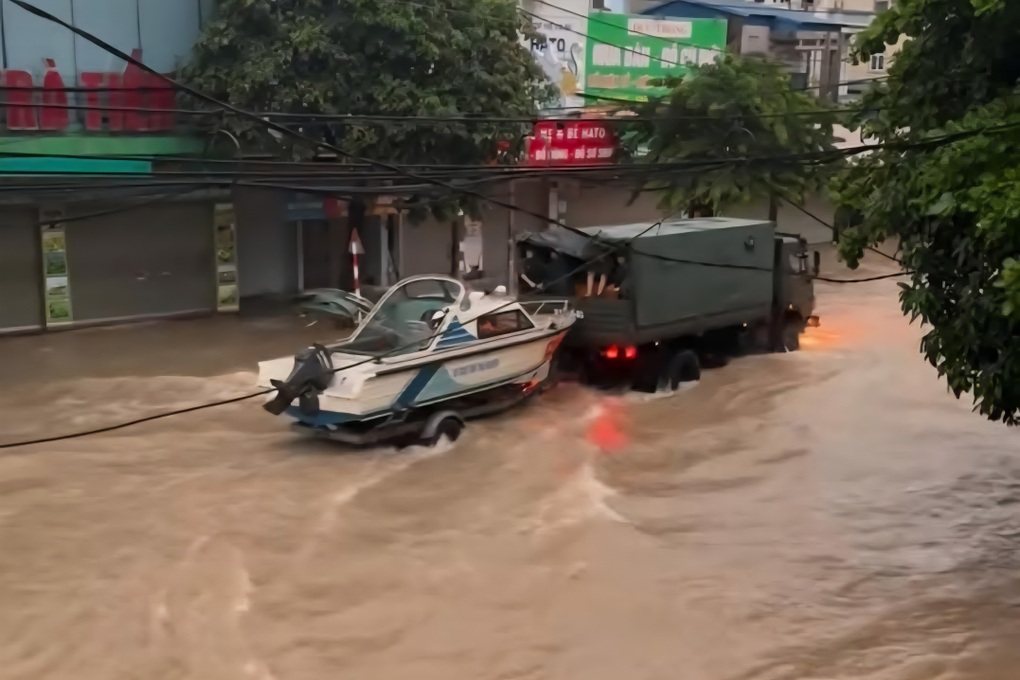 Nước dâng cao trong đêm, nhiều người dân Thái Nguyên lên mạng cầu cứu - 6