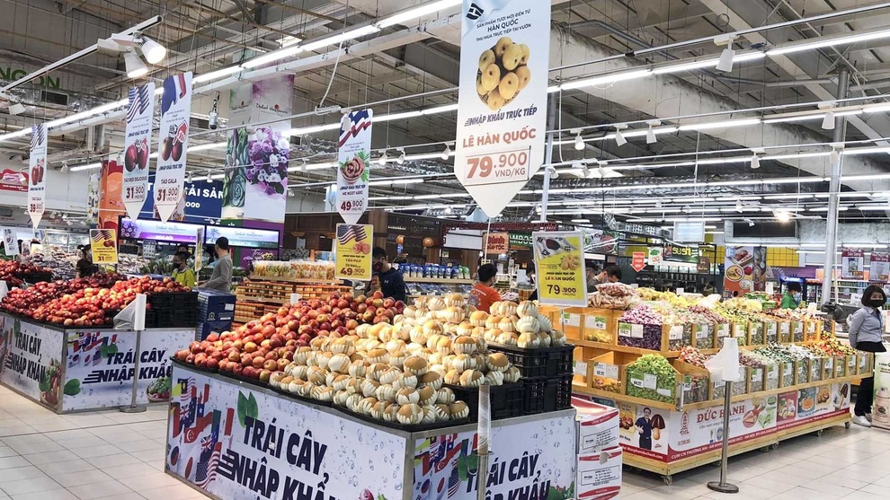 Vào cuộc xử lý vụ mua gom hàng siêu thị ra vỉa hè bán giá cao ở Sài Gòn - 1 Vào cuộc xử lý vụ mua gom hàng siêu thị ra vỉa hè bán giá cao ở Sài Gòn - 1