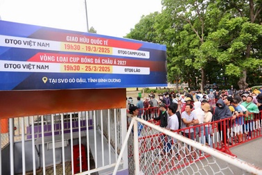 Cơn sốt vé xem đội tuyển Việt Nam thi đấu ở sân Bình Dương