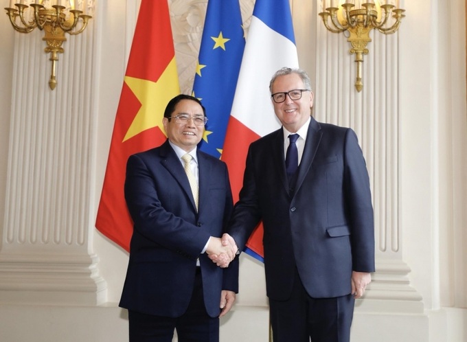 Chủ tịch Quốc hội Pháp bày tỏ vui mừng được đón tiếp Thủ tướng Phạm Minh Chính trong chuyến thăm chính thức đầu tiên trên cương vị Thủ tướng Chính phủ Việt Nam tới Pháp.