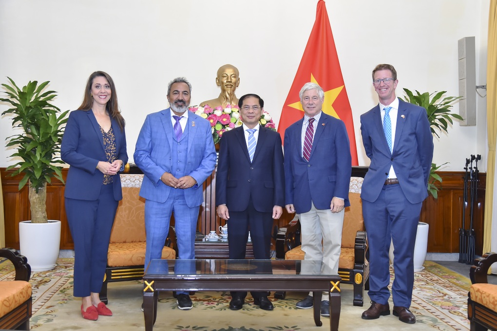 Bộ trưởng Ngoại giao Bùi Thanh Sơn tiếp đoàn nghị sĩ Mỹ - 1 Bộ trưởng Ngoại giao Bùi Thanh Sơn tiếp đoàn nghị sĩ Mỹ - 1