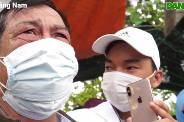 Nỗi đau xé lòng của người nhà nạn nhân bên bàn thờ tạm ở biển Cửa Đại