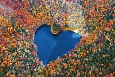 Hồ nước hình trái tim lãng mạn nhất Nhật Bản