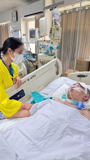 Từ giường hồi sức đến nụ cười trở lại của cậu học trò 16 tuổi