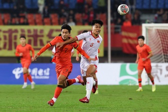Cầu thủ U22 Trung Quốc gây tranh cãi với pha xử lý lạ trận thua Việt Nam