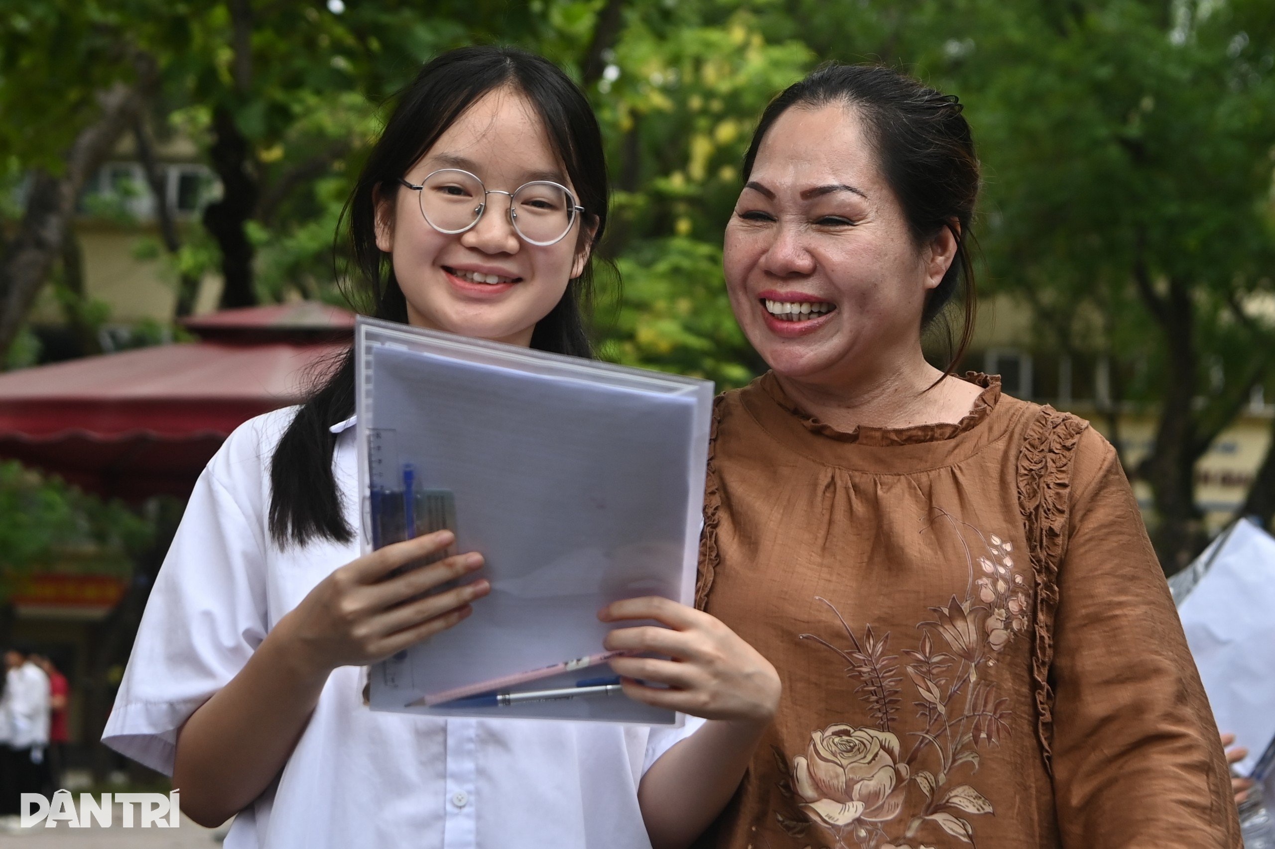 آرکیمیڈیز، ہونگ مائی سٹار نے 10ویں گریڈ کے بینچ مارک سکور کا اعلان کیا - 1 Archimedes, Ngôi sao Hoàng Mai công bố điểm chuẩn lớp 10 - 1