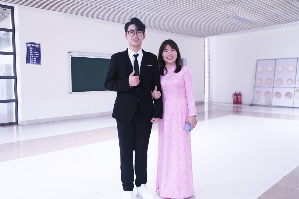 Nam sinh đạt điểm 10 tuyệt đối toán chuyên: Chơi thể thao giỏi, biết nấu ăn - 3 Nam sinh đạt điểm 10 tuyệt đối toán chuyên: Chơi thể thao giỏi, biết nấu ăn - 3
