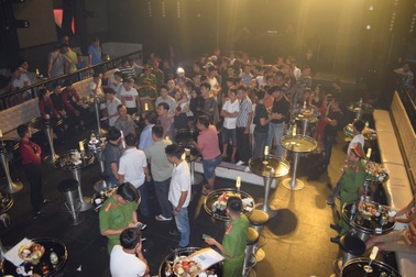 “Đột kích” bất ngờ quán Bar ASTA Huế, phát hiện số lượng lớn ma tuý tổng hợp