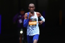 Kelvin Kiptum lập kỷ lục thế giới tại Chicago Marathon