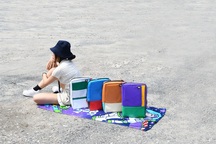 Bỏ việc lương cao, ba cô gái Việt mở thương hiệu thời trang từ… bạt bỏ đi