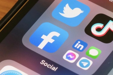 Bộ Y tế đề nghị Facebook, YouTube chủ động gỡ quảng cáo mỹ phẩm vi phạm