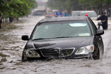 Toyota hỗ trợ khách hàng hỏng xe sau mưa lũ