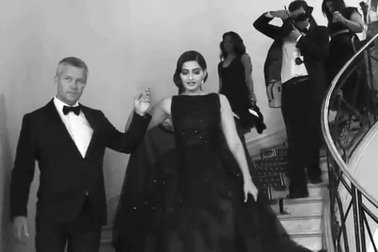 Sonam Kapoor thanh lịch dự Liên hoan phim Cannes