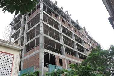 Thi công bất chấp an toàn, phó mặc tính mạng người dân