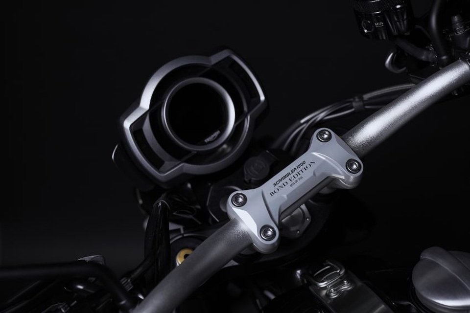 Cận cảnh hàng hiếm Triumph Scrambler 1200 Bond Edition 2020 - 12 Cận cảnh hàng hiếm Triumph Scrambler 1200 Bond Edition 2020 - 12