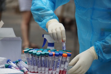 Xét nghiệm Covid-19 "thần tốc" ở Đà Nẵng