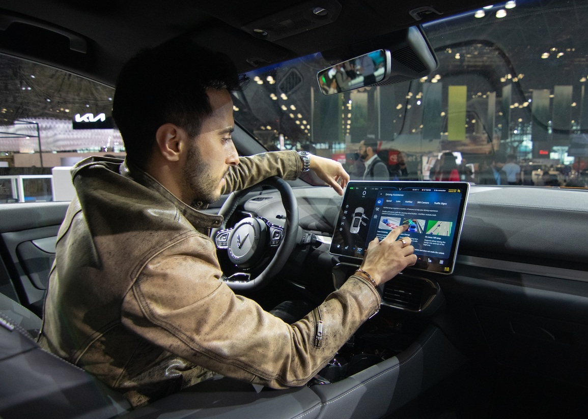 Vinfast tích hợp trợ lý giọng nói Amazon Alexa vào xe điện thông minh - 2