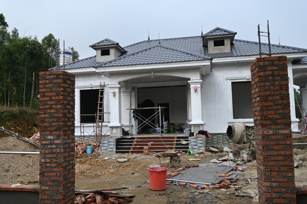 Người dân Phúc Khánh nuôi cá tầm để nâng cao thu nhập - 1