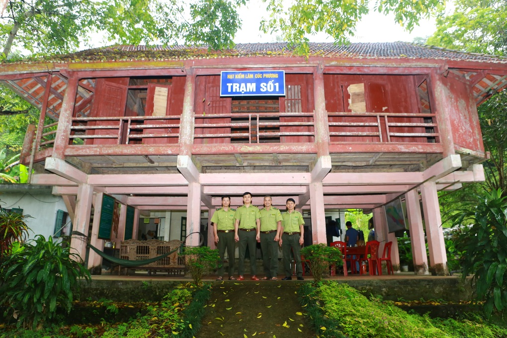 Người đàn ông 25 năm sống 3 không giữa rừng - 1 Người đàn ông 25 năm sống 3 không giữa rừng - 1