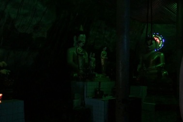 Chùa Hang Khu du lịch Hòn Phụ Tử