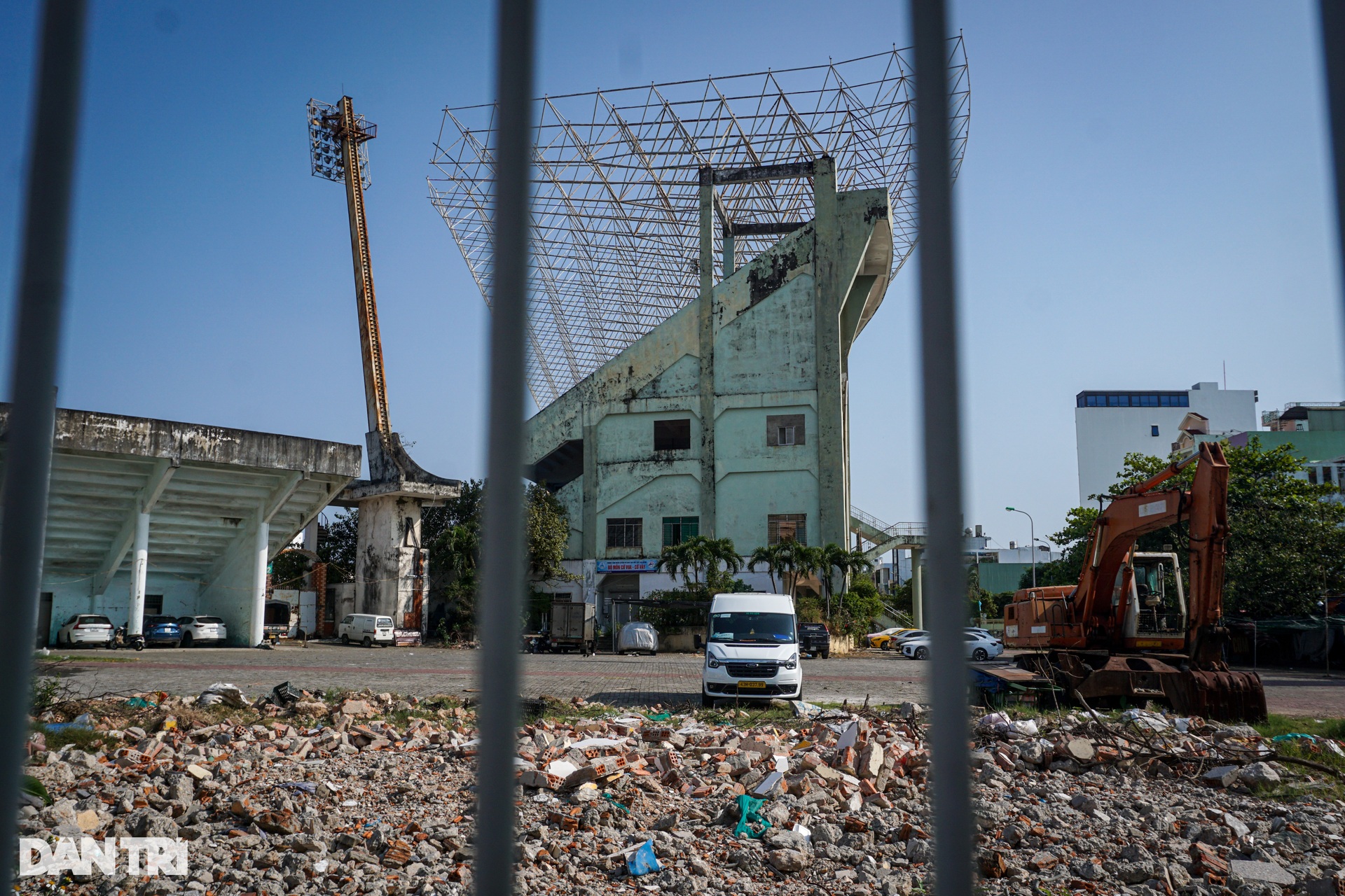 Hiện trạng sân Chi Lăng sau 10 năm dính vào đại án Phạm Công Danh - 3 Hiện trạng sân Chi Lăng sau 10 năm dính vào đại án Phạm Công Danh - 3