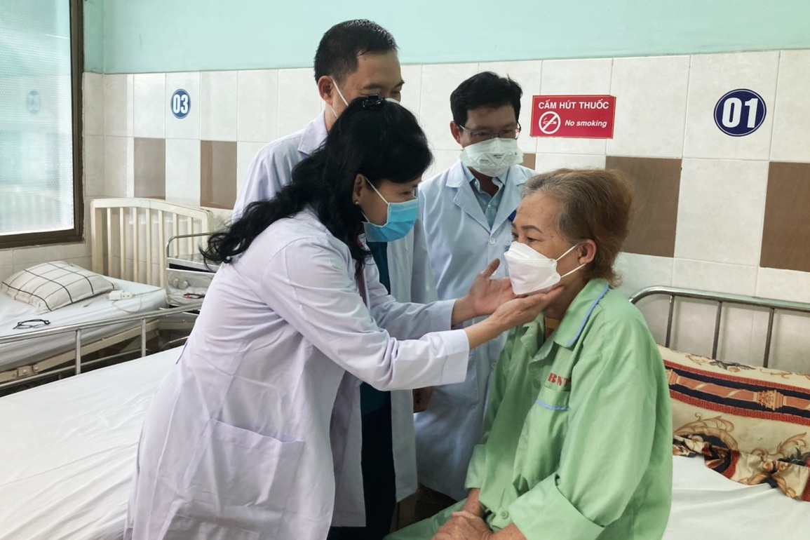 Người phụ nữ suốt 7 tháng không nói được sau khi mắc Covid-19 - 1 Người phụ nữ suốt 7 tháng không nói được sau khi mắc Covid-19 - 1