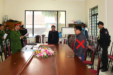 Bắt một Phó Giám đốc Ban Quản lý dự án Đầu tư xây dựng huyện