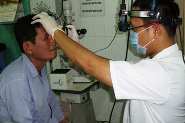 Nhiều bệnh nhân “mù dở” sau mổ pharco tại bệnh viện quận