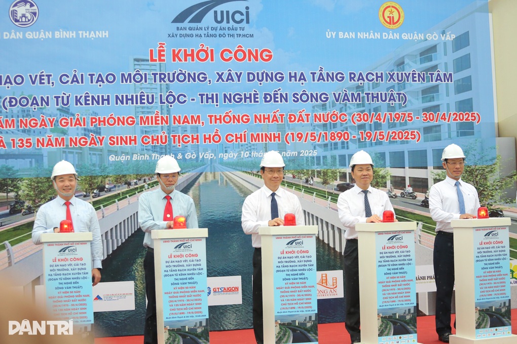 TPHCM khởi công cải tạo rạch Xuyên Tâm sau 20 năm chờ đợi - 1 TPHCM khởi công cải tạo rạch Xuyên Tâm sau 20 năm chờ đợi - 1