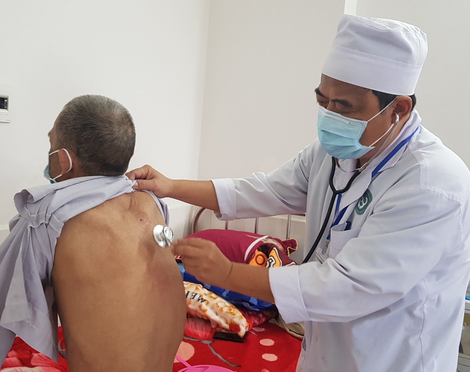 Phú Yên: Một người đàn ông mắc bệnh Whitmore sau khi lội nước lụt - 1 Phú Yên: Một người đàn ông mắc bệnh Whitmore sau khi lội nước lụt - 1