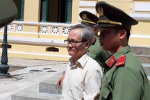 Công chứng viên âm mưu lật đổ chính quyền nhân dân