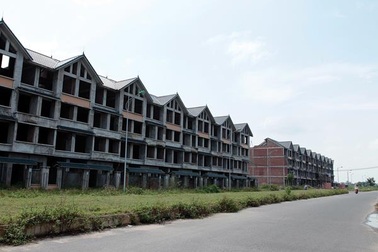 Biệt thự tiền tỷ run rẩy trong cơn xuống giá