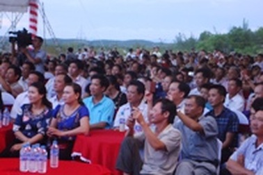 Ca sỹ Trọng Tấn- Anh Thơ: “Tôi hát cho dân tôi nghe”