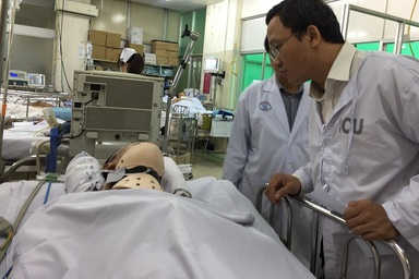 Vụ tai nạn kinh hoàng: Bác sĩ xót xa nhìn người bệnh cận kề “cửa tử”