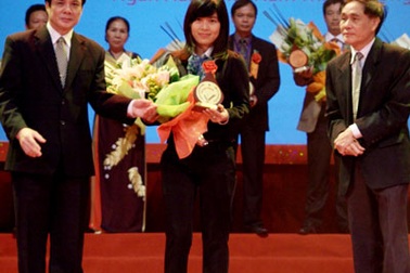 Tôn vinh doanh nghiệp vì cộng đồng