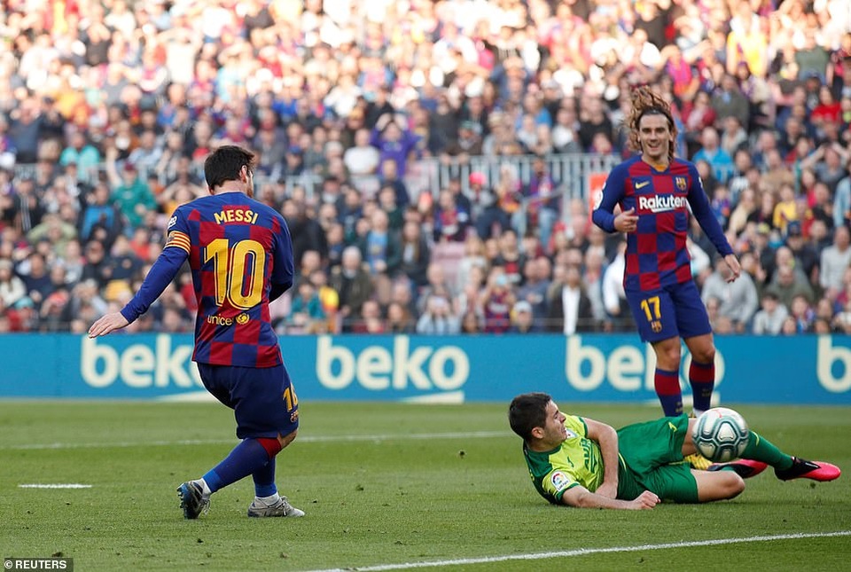 Messi ghi 4 bàn, Barcelona thắng đậm Eibar và giành ngôi đầu bảng - 5 Messi ghi 4 bàn, Barcelona thắng đậm Eibar và giành ngôi đầu bảng - 5