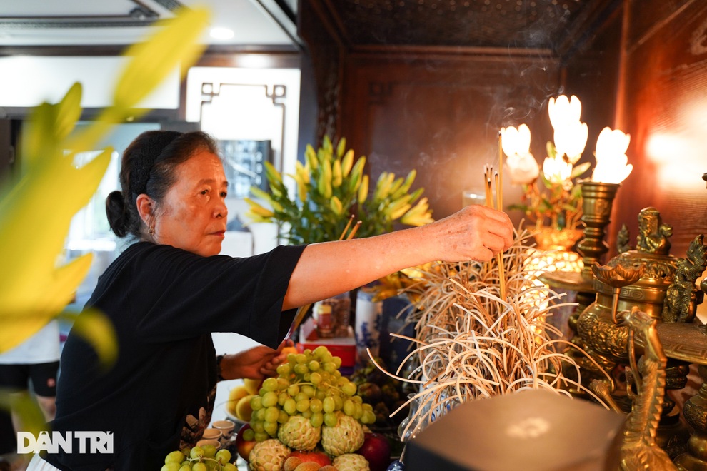 Người dân cúng lễ Vu lan trực tuyến giữa mùa dịch ở Hà Nội - 4 Người dân cúng lễ Vu lan trực tuyến giữa mùa dịch ở Hà Nội - 4