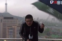 MC Trung Quốc bị sét đánh khi đang dẫn chương trình