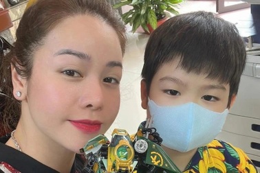 Nhật Kim Anh đau lòng khi con 7 tuổi bị "giành qua giành lại"