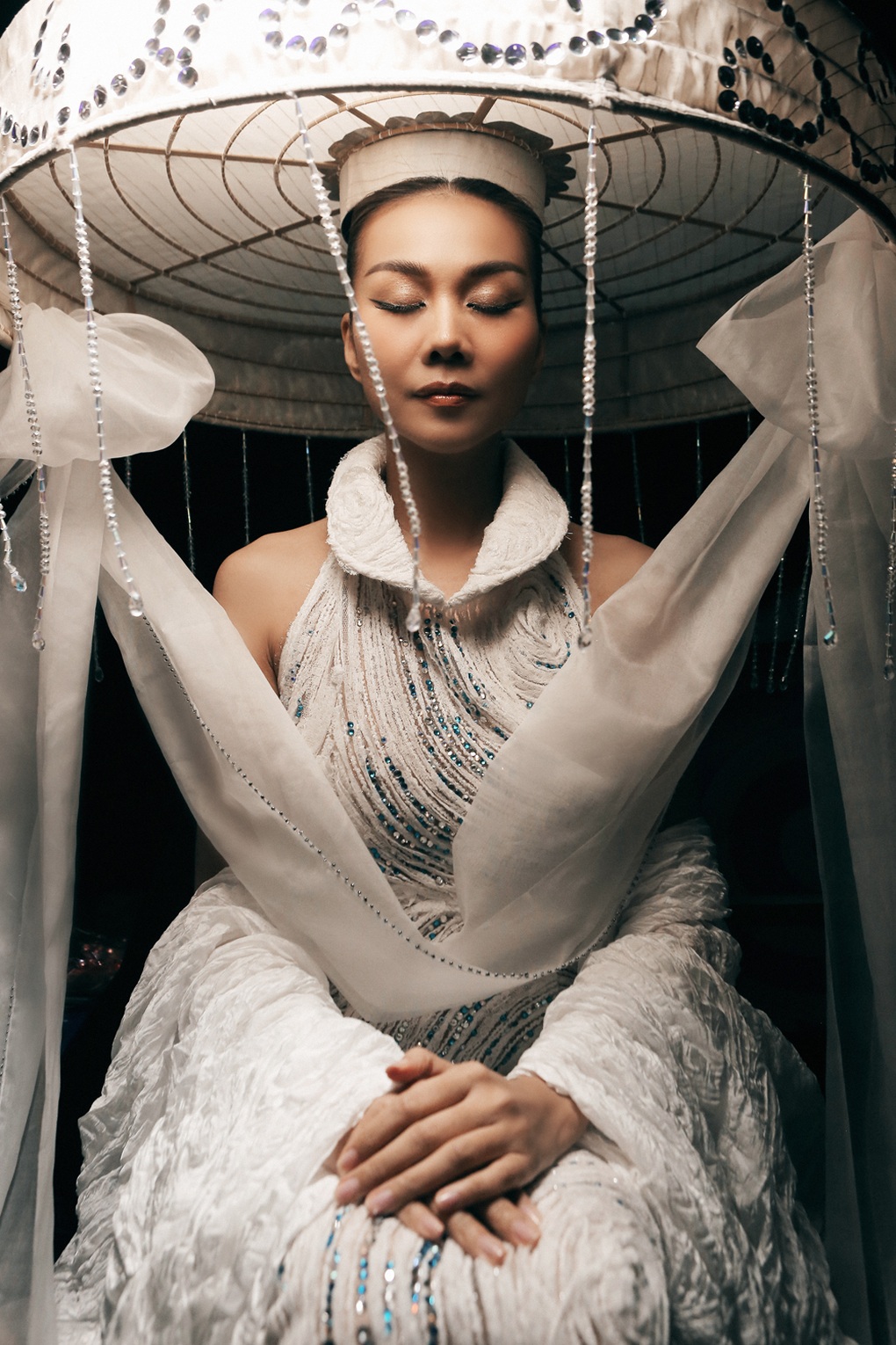 Thanh Hằng hé lộ lý do không vội hưởng tuần trăng mật với chồng nhạc trưởng - 1 Thanh Hằng hé lộ lý do không vội hưởng tuần trăng mật với chồng nhạc trưởng - 1