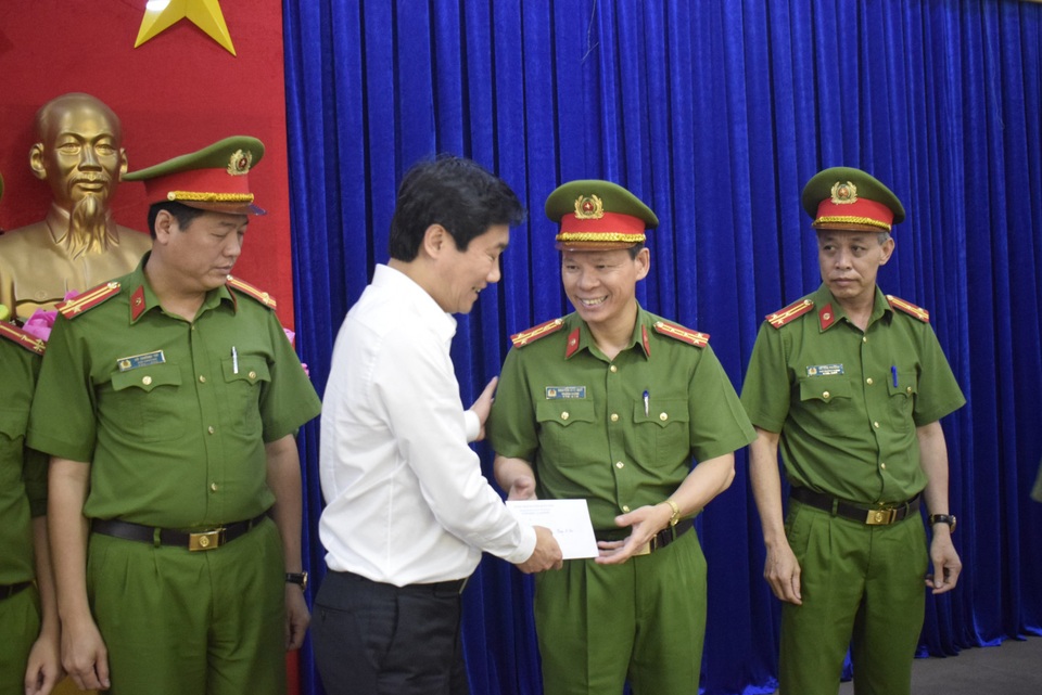 Mâu thuẫn tại đám cưới, nổ súng đoạt mạng người - 3 Mâu thuẫn tại đám cưới, nổ súng đoạt mạng người - 3