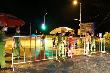 Hà Tĩnh: Phát hiện 3 ca dương tính, cách ly xã hội hơn 4.000 hộ dân