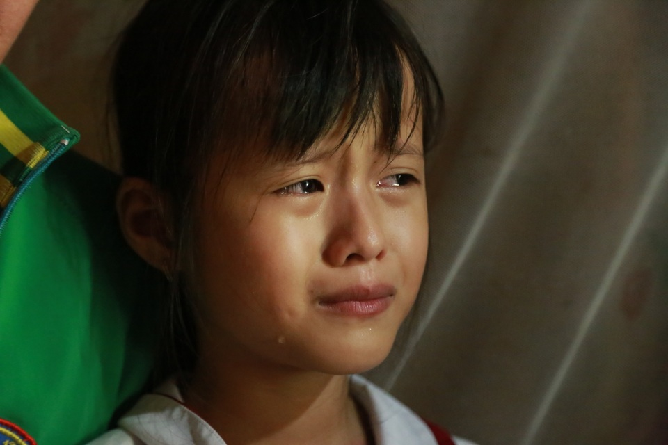 Bé gái nghẹn ngào vì ung thư đang mang tình yêu duy nhất của em đi xa... - 2 Bé gái nghẹn ngào vì ung thư đang mang tình yêu duy nhất của em đi xa... - 2
