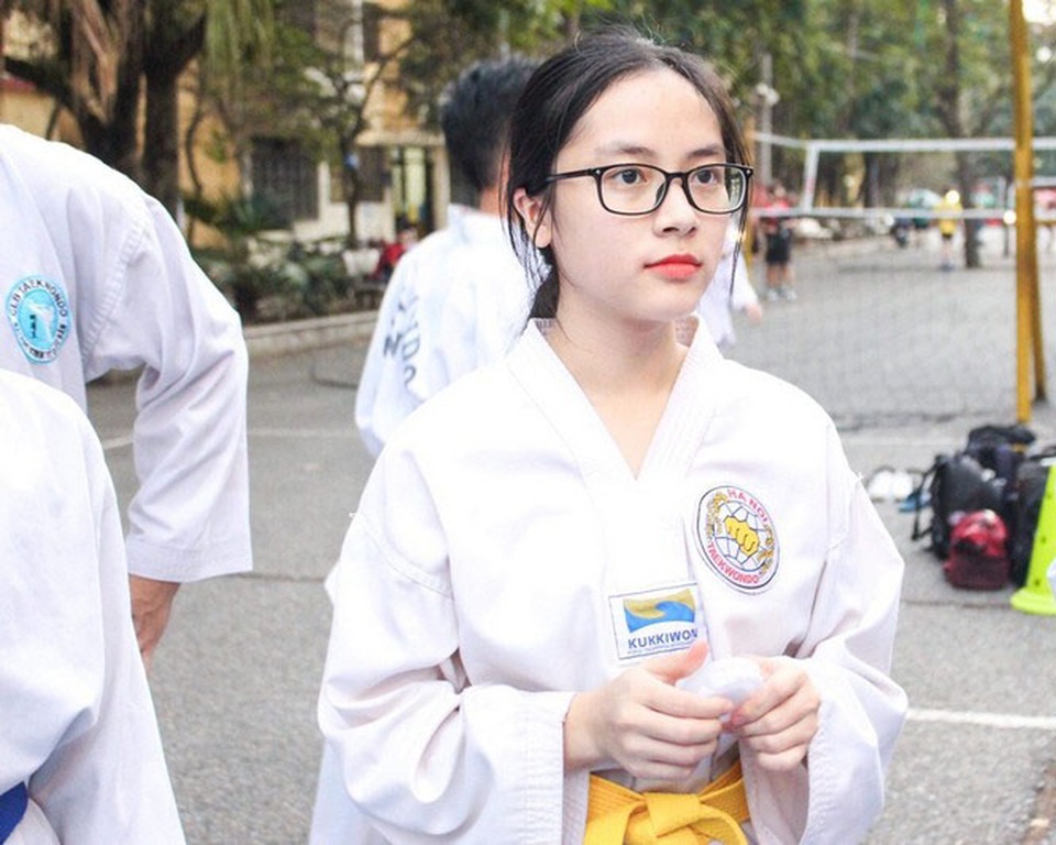 Nữ sinh CLB Taekwondo bất ngờ nổi tiếng sau clip phỏng vấn - 7 Nữ sinh CLB Taekwondo bất ngờ nổi tiếng sau clip phỏng vấn - 7