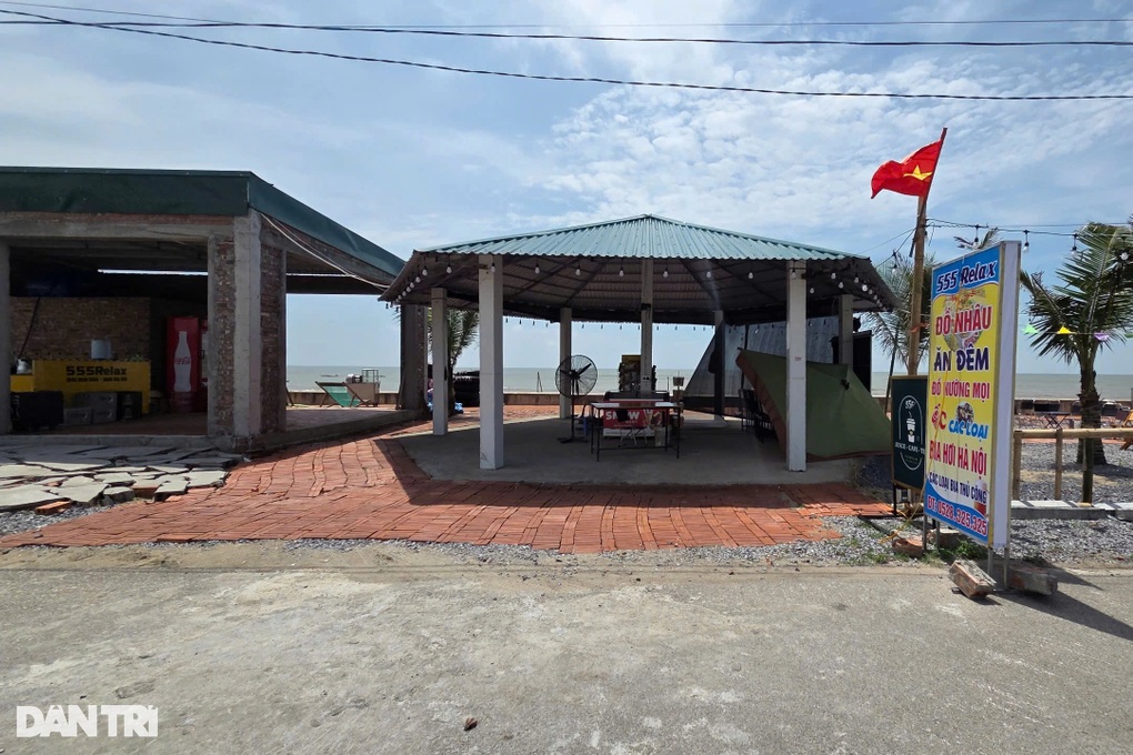Loạt công trình trái phép tại khu du lịch nổi tiếng ở Thanh Hóa - 1 Loạt công trình trái phép tại khu du lịch nổi tiếng ở Thanh Hóa - 1