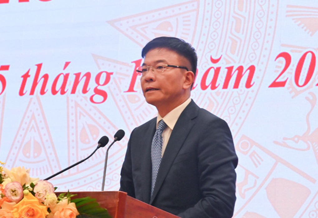 Khi bị xử lý mới nói trong nước mắt không biết pháp luật nghiêm minh vậy - 2 Khi bị xử lý mới nói trong nước mắt không biết pháp luật nghiêm minh vậy - 2