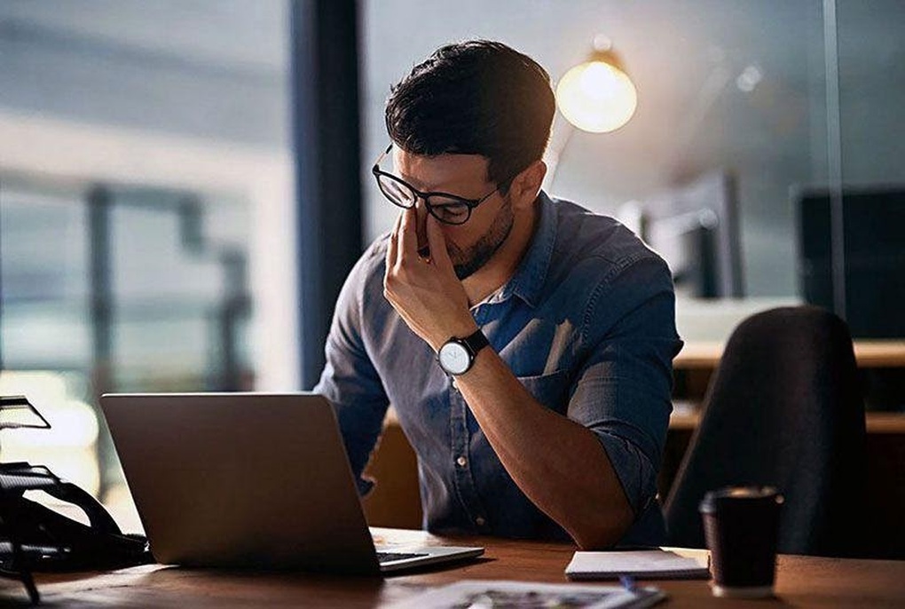 Áp lực nhiều giờ trước màn hình máy tính - Vấn đề của nhân sự IT - 1 Áp lực nhiều giờ trước màn hình máy tính - Vấn đề của nhân sự IT - 1
