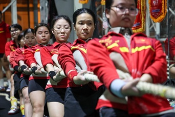 Lò luyện kéo co Việt Nam ngày đêm chuẩn bị cho SEA Games đầu tiên