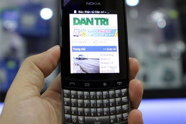 Cận cảnh Nokia Asha 303 chính hãng giá rẻ